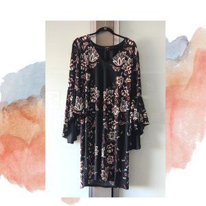 Bell Sleeve Floral Dress JCPenny size 16 (XL)